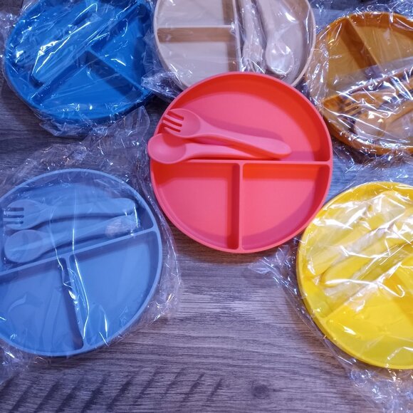 3 piece Suction Silicone Dinner Plate, Spoon & Fork Set, Dinner Plate Divider - Picture 16 of 16